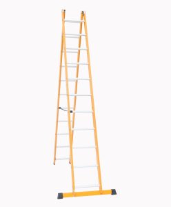 نردبان الگانت دو قسمتی از پشت بسته شده